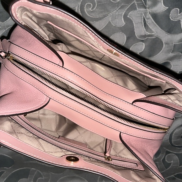 Michael Kors Molly Pink Shoulder Tote - Picture 6 of 12